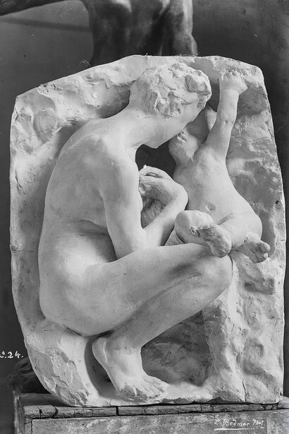 Charles Bodmer (1854-1934), Jeune mère à la grotte en plâtre, Vers 1885, négatif gélatino argentique
sur verre, H. 17,80 L. 12,80 cm Ph. 8131