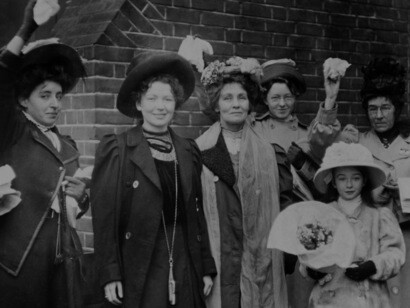 Emmeline Pankhurst, activista política británica y líder del movimiento sufragista, con la Unión Social y Política de las Mujeres, fundada por ella