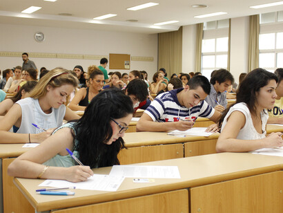 El paro juvenil y la difícil inserción laboral de los recién graduados sigue siendo uno de los grandes problemas de la sociedad española
