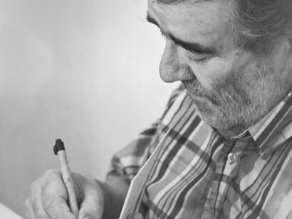 José Ángel Cuevas es un poeta chileno de la llamada generación de 1970
