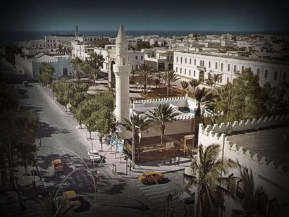 Mogadiscio centro, con la moschea Arbah Rukun del 1269 e l'arco Umberto di Savoia del 1928