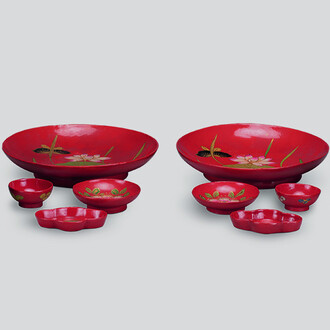Set of painted tableware, Qing dynasty (1644–1911). Courtesy of the Moscow Kremlin Museum