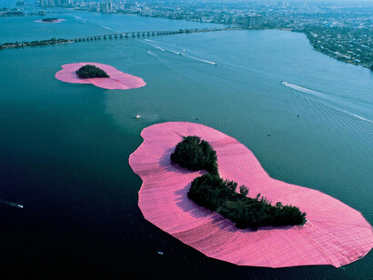 Island. Courtesy of Christo and Jeanne-Claude. Photography: Wolfgang Volz © 1969-2018 Christo
