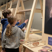 Rembrandts masterclass, vue de l'exposition. Avec l'aimable autorisation du Museum Het Rembrandthuis