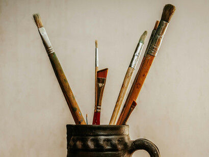 El respeto por la opinión del otro es, en el arte, una forma de compartir el poder simbólico y de evitar que la creación se transforme en imposición o dogma