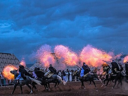 The Tbourida, in essence, a place of dialogue and celebration, is the breeding ground for a cultural identity that gives each region the possibility of expressing itself and highlighting its crafts and horse riding