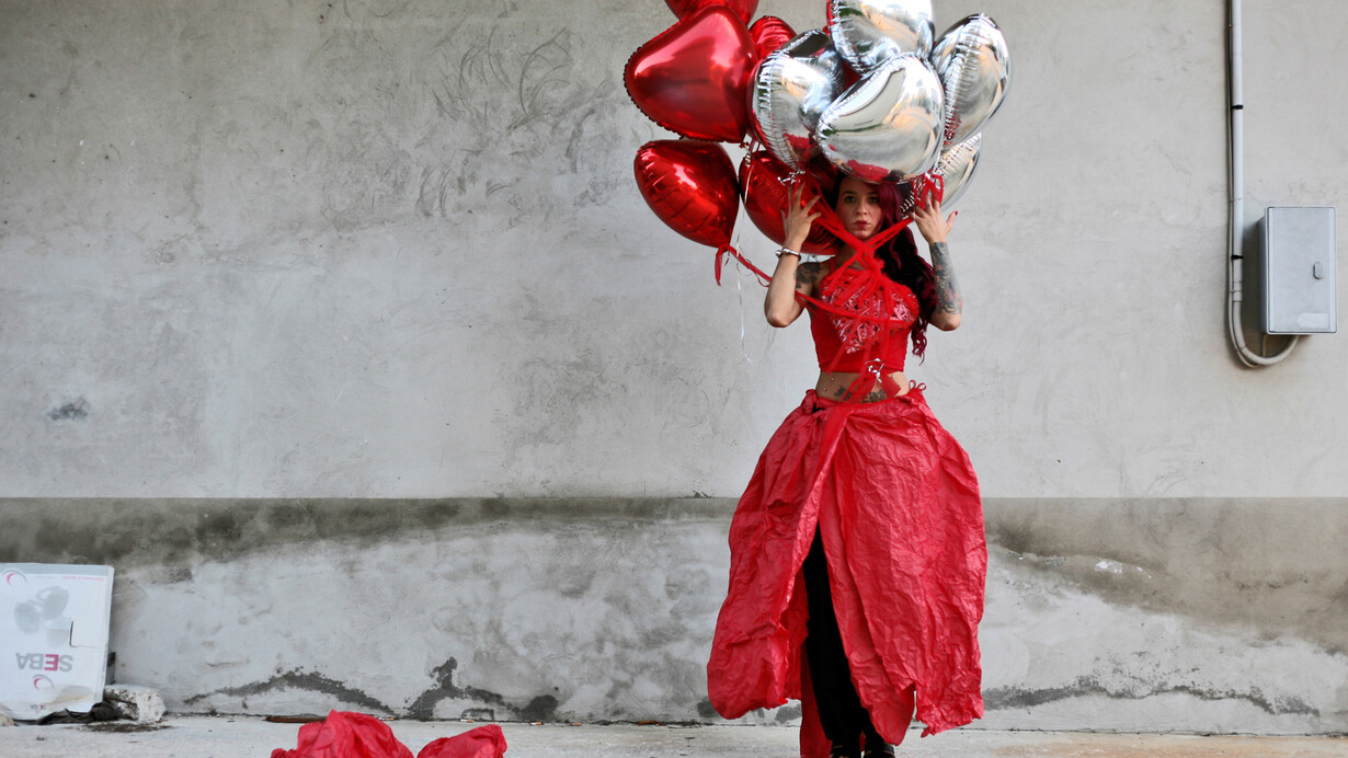 Manuela Maroli, Omnia Vincit Amor (Love Conquers All), 2015 - Assistenza artistica di Stefano Boffi