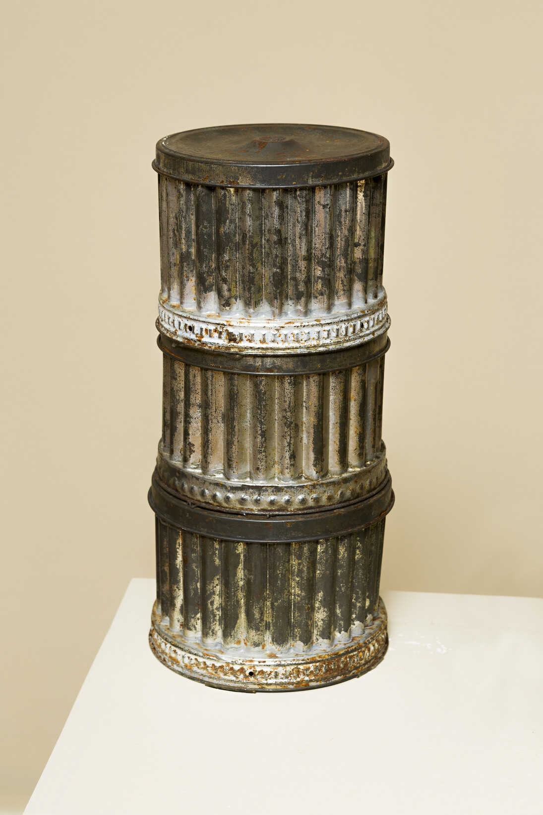 f.marquespenteado, Coluna de Javier, 2014, antigas formas de bolo, Edition: N/A, 34 x 16 cm ø. Courtesy of Mendes Wood DM, São Paulo