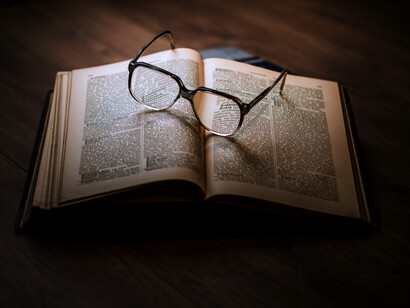 Leer es en gran medida una sensación y se hace, no digo instintivamente, pero a menudo dejándose llevar