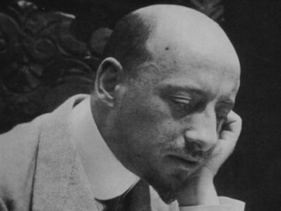 Giovanni Pascoli in polemica con Gabriele D'Annunzio