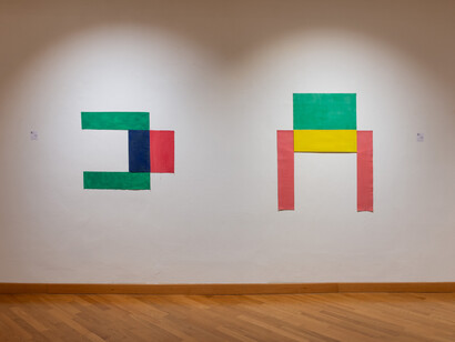Louis Cane, Deconstructing and reinterpreting painting, exhibition view. Galleria d’Arte Maggiore