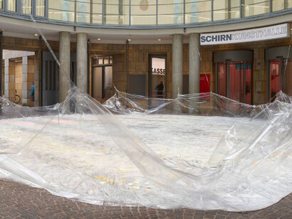 Karla Black. Courtesy of SCHIRN