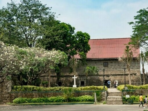 Fort Santiago pictured by xiquinhosilva, CC BY 2.0, via Wikimedia Commons