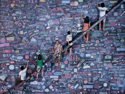Wang Qingsong, One World, One Dream, 2014, C-print, h180 x w225 cm x 2