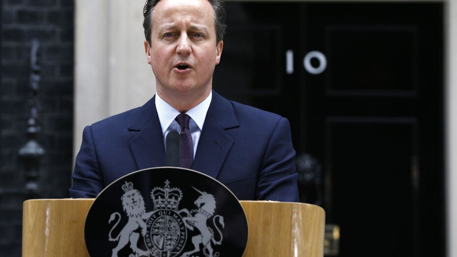 El primer ministro británico, David Cameron, ante su residencia oficial del número 10 de Dowing Street