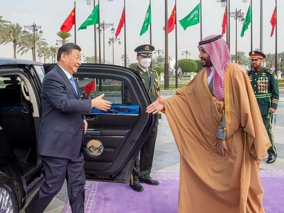 Mohammed bin Salman Al Saud welcoming Xi Jinping