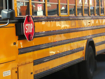 La scuola è un momento diverso dal solito, dove il giocare non è più in primo piano, ma va lasciato sullo sfondo
