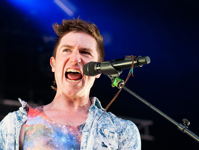 Nicholas Petricca con i Walk the Moon