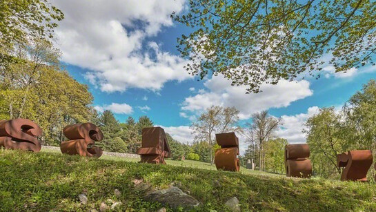 Robert Indiana. Courtesy of The Glass House