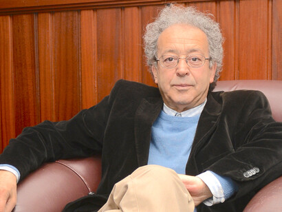 Miguel Real é o pseudónimo literário de Luís Martins, escritor, ensaísta e professor de filosofia