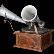 Grammofono, Dog Model, 1898, Foto Matteo Zarbo, Milano, Collezione privata
