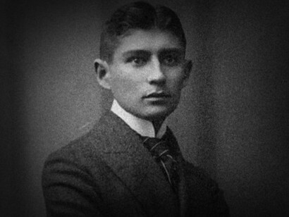 Franz Kafka: su obra, de las más influyentes de la literatura universal, es una de las pioneras en la fusión de elementos realistas con fantásticos