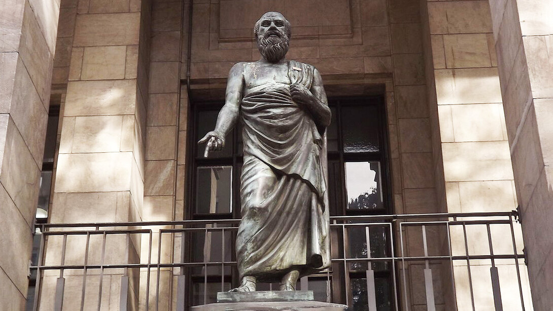 Escultura de Sócrates emplazada en el rectorado de la Universidad de la República, Montevideo, Uruguay