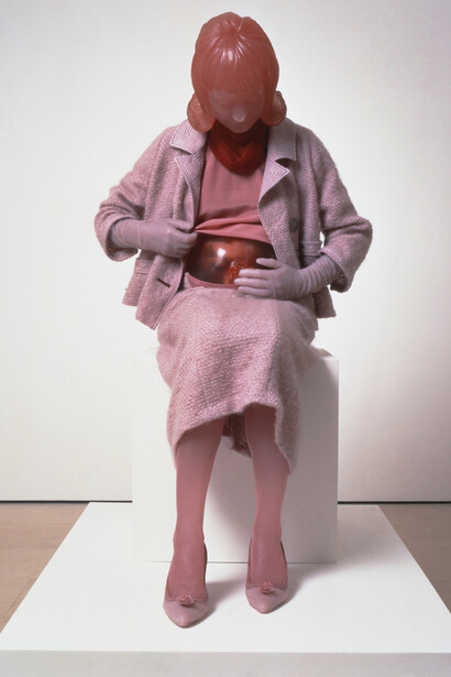 Keith Edmier, Beverly Edmier 1967, 1998, Tecnica mista, 128.9 x 80 x 57.2 cm, Foto Lamay Photo, Collezione Rachel e Jean-Pierre Lehmann, Courtesy l’artista; Petzel, New York
