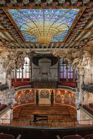 El Palacio de la Música Catalana es una sala de conciertos en Barcelona. Diseñado en estilo modernista catalán por el arquitecto Lluís Domènech i Montaner y fue construido entre 1905 y 1908, Barcelona, ​​Cataluña, España