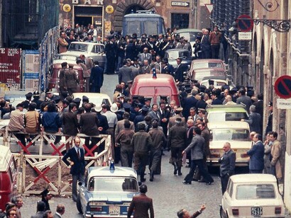 Via Caetani il giorno del ritrovamento del corpo di Aldo Moro