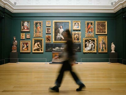 Threads of time: travel, trade and textiles, exhibition view. Courtesy of Auckland Art Gallery Toi o Tāmaki. Photography by David St George