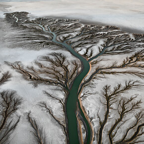 Edward Burtynsky, Colorado River Delta #2, Near San Felipe, Baja, Mexico, 2011© Edward Burtynsky, courtesy Admira, Milan / Galerie Springer Berlin / Metivier Gallery, Toronto