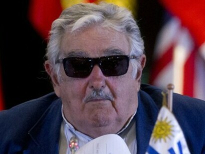 Tras pasar casi 15 años en prisión, Mujica se incorporó a la vía democrática y fue electo presidente de la República en 2010 por el Frente Amplio