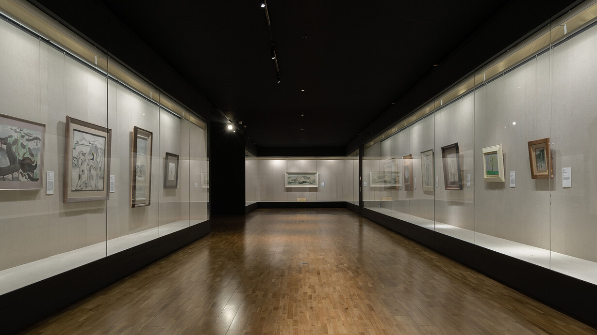 Chua Soo Bin and Wu Guanzhong, Light within ink. Portraits of Wu Guanzhong through Chua Soo Bin’s Lens and works by Wu Guanzhong, exhibition view. Courtesy of Long Museum