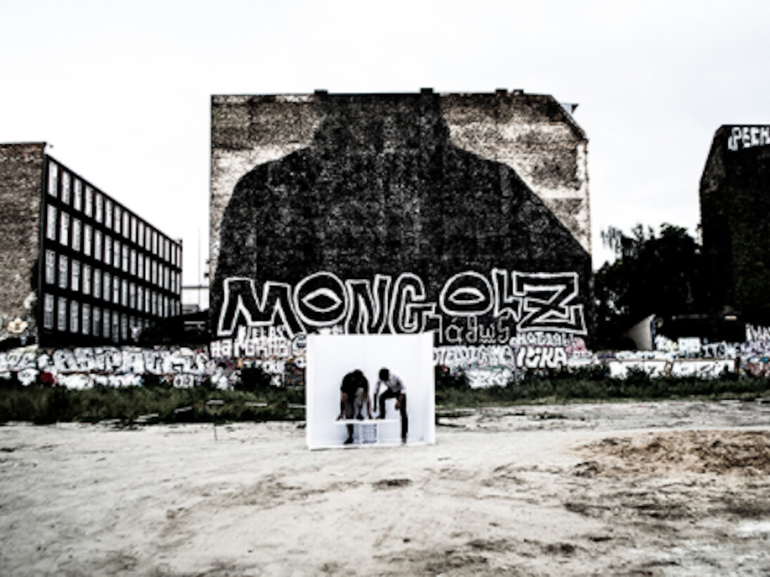 Alex & Mushi: Unbuilding Walls. Courtesy of The Modernism