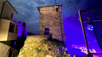 Sipicciano, Lazio, Italia. Qui a Sipicciano c’è un’antica torre di pietra di origine medievale. Il rinnovo attuale è un nuovo mantello che applica tecniche contemporanee, questa volta con l’obiettivo di renderla un museo e uno luogo di residenza per artisti