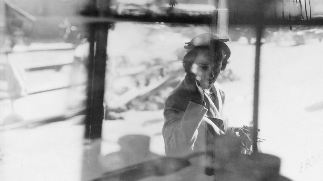 Saul Leiter, Exacta, 1948, Vintage gelatin silver print_20 x 31 cm