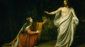 Jesus ressuscitado aparece diante de Maria Madalena em um jardim, enquanto ela, ajoelhada, estende as mãos em sua direção, num gesto de reconhecimento e anseio por se aproximar. A cena representa o encontro entre a testemunha da ressurreição e o Cristo, evocando a dimensão espiritual do amor e a busca pela presença divina