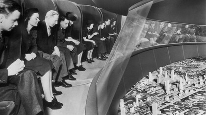 Futurama, visitatori sulle poltrone mobili