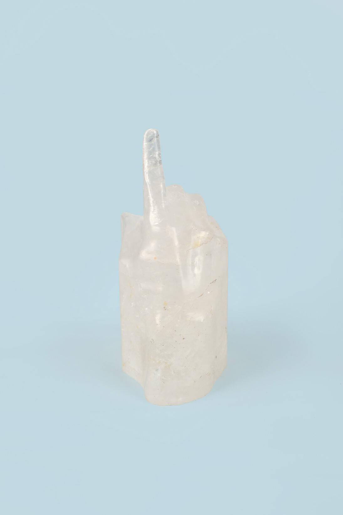 Benoît Maire, Main, 2015, Cristal de roche, 26 x 14 x 11 cm, Courtesy galerie Thomas Bernard-Cortex Athletico