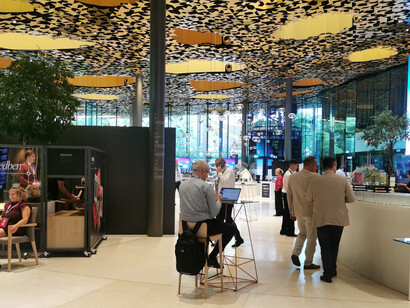 La IA es capaz de procesar, recombinar y generar estructuras sonoras con una eficacia inédita en la historia. Cumbre sobre IA, cultura y música 2025, Budapest, Hungría