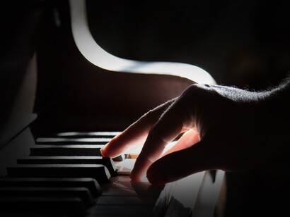 Gracias música por otorgarme cordura en días de peste, amargura y locura