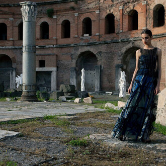 Giorgio Armani,
Collezione Privè Primavera/Estate 2015,
Abito multistrato in seta jacquard con ricamo a motivo bamboo,
Courtesy Giorgio Armani
