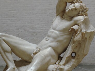 Fauno Barberini, o il Satiro ubriaco, antica scultura greca di epoca ellenistica. Gliptoteca, Monaco di Baviera, Germania
