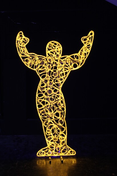 Marco Lodola. Culturista Giallo, 2018, persplex e led, cm 300x200x15