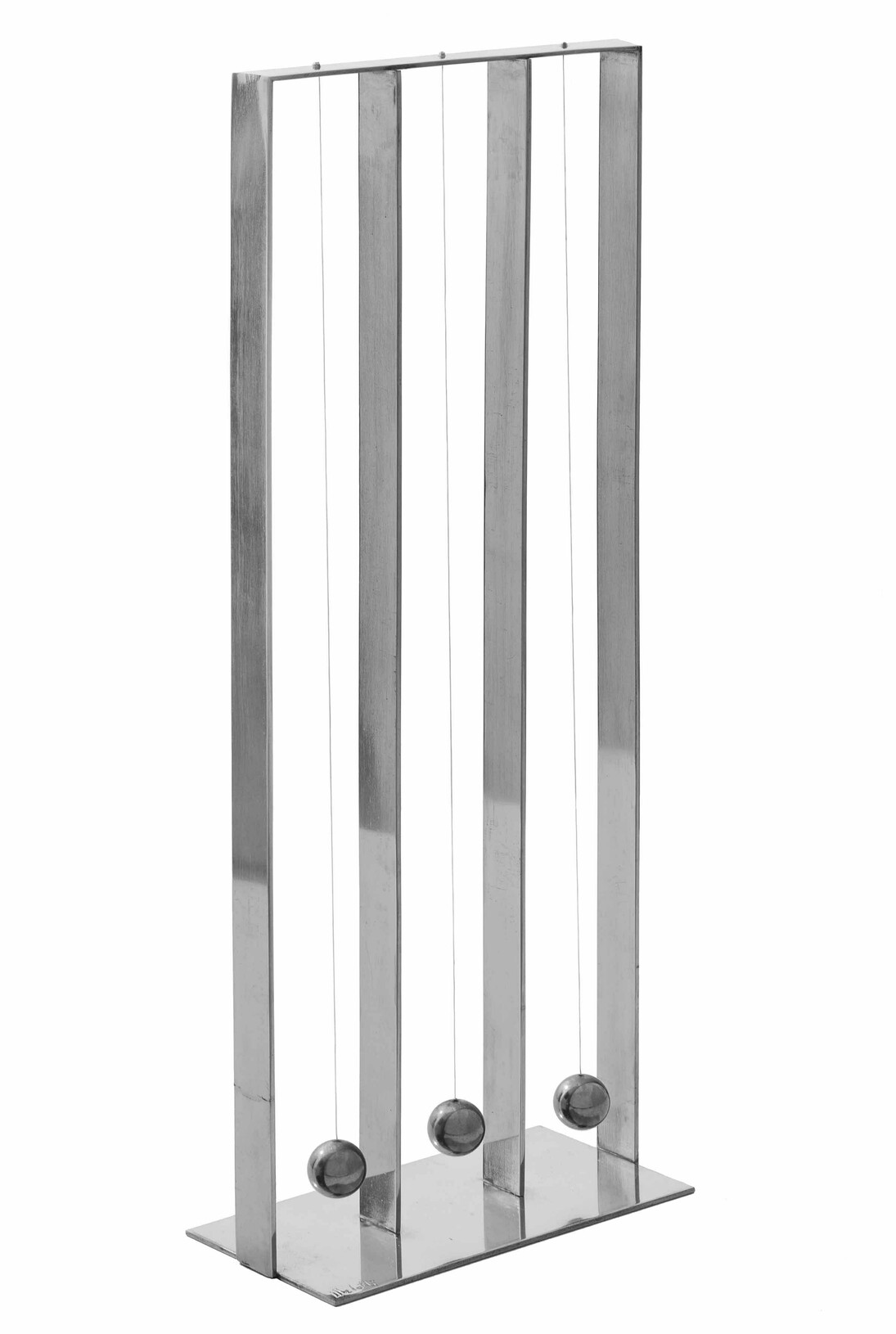 Fausto Melotti, Scultura A (I pendoli), 1968, Acciaio inox, 50 x 15 x 8 cm