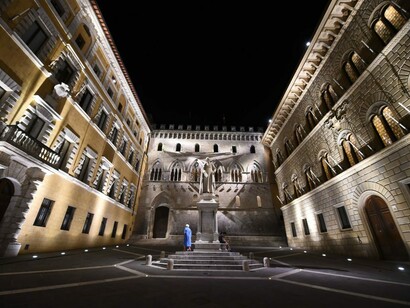 Il Monte dei Paschi di Siena, visione notturna