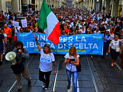 Si sono svolte le manifestazioni: Roma, Milano, Torino, Trieste, Genova, Bologna… ma i media hanno parlato diffusamente solo della manifestazione a Roma