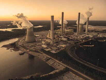 Un gas de efecto invernadero (GEI) es un gas atmosférico que absorbe y emite radiación dentro del rango infrarrojo