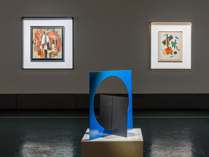 Various artists, Outliving history, exhibition view. Courtesy of National Museum of Contemporary Art